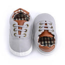 Sapatos Com Detalhes Xadrez - Loja BiBia