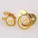 Chupeta Luxo Dourada com Iniciais Perfect +Prendedor - Loja BiBia