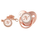 Chupeta Rose Gold + Prendedor Iniciais - Loja BiBia